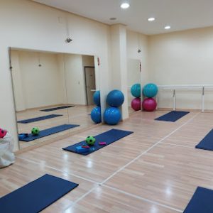 AF1QipOZ-jyNDQBJb_GHNKdG4E_tQhnzIz3hdPlbfcJ2=w408-h306-k-no